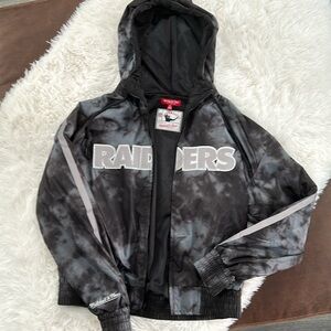 Mitchell & Ness Women’s Crop Raiders Tie-dye Windbreaker